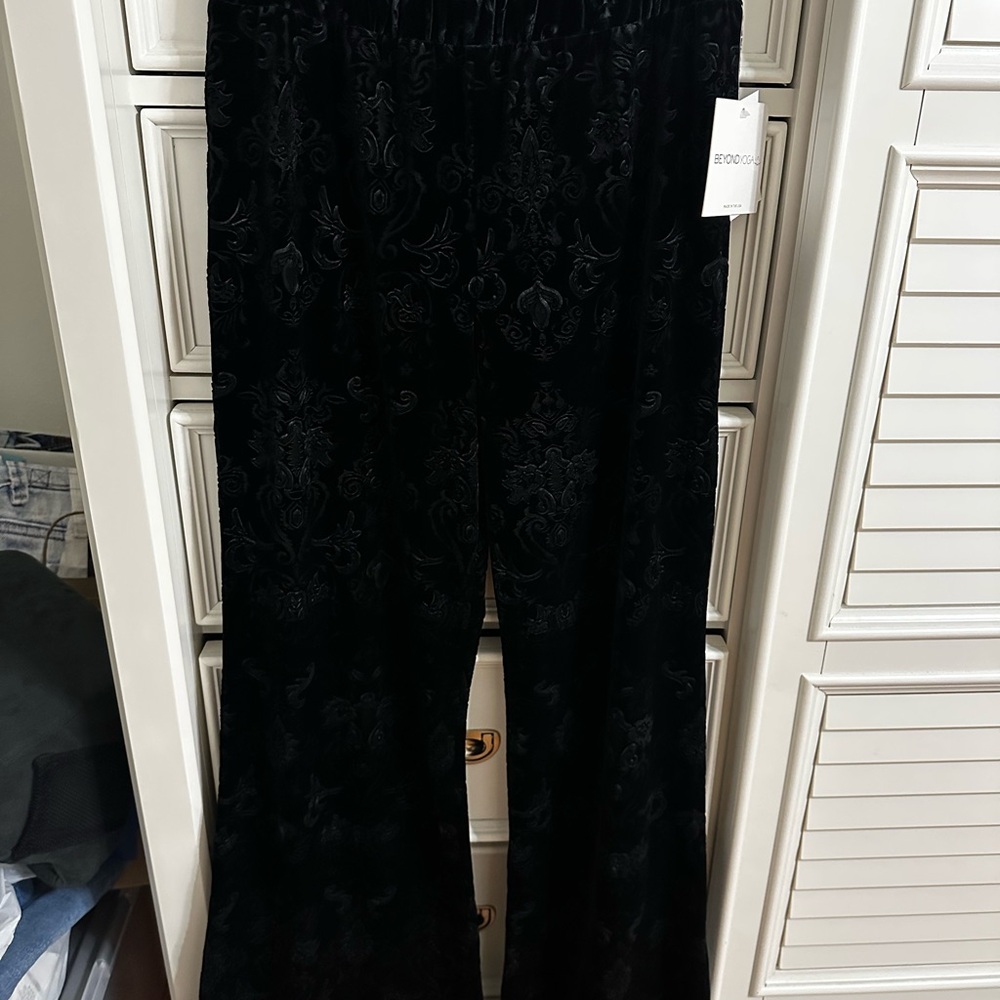 Beyond Yoga Black and Gray Wide Leg Pants - Picture 6 of 11